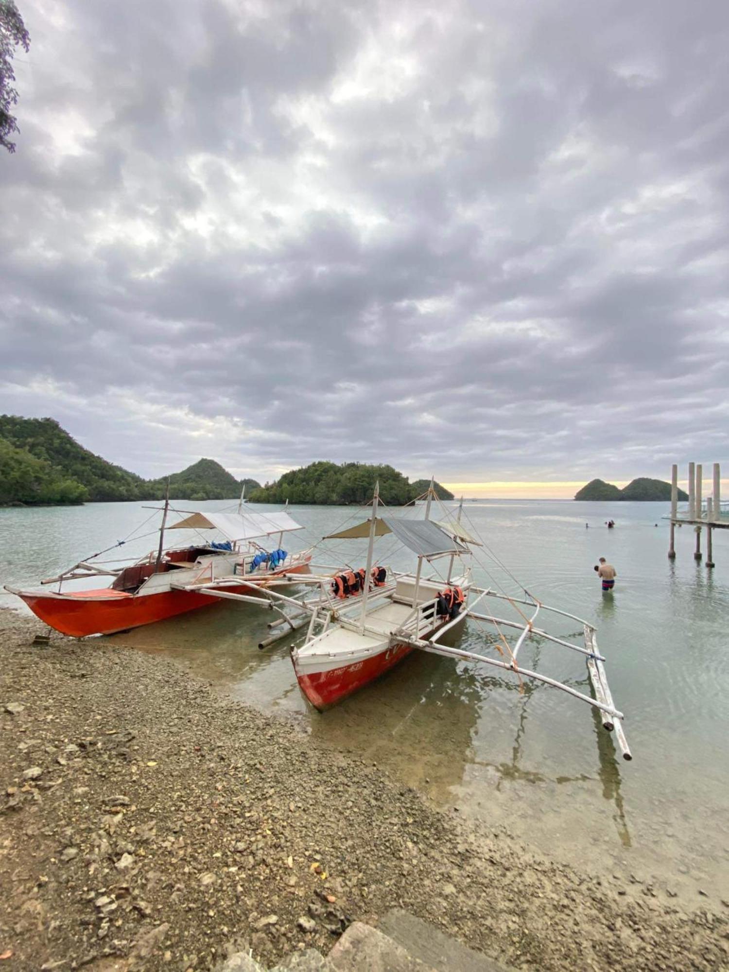 C View Resort Sipalay Exterior photo